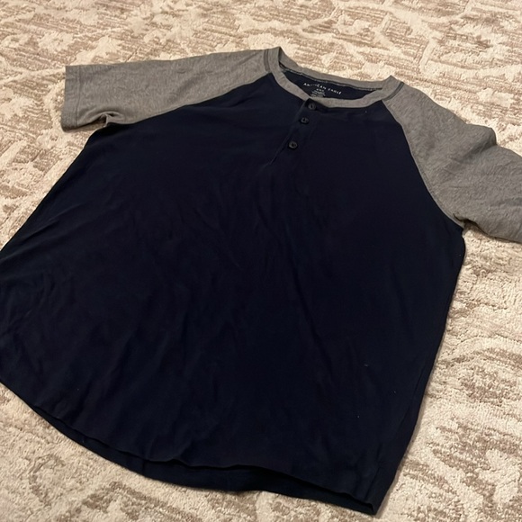 Men’s American Eagle Shirt - Picture 2 of 4